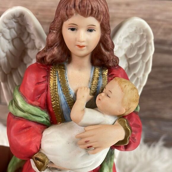 HOMCO Vintage Home Interior #1432 Angel Holding Baby Red Green Gold 8" - Picture 6 of 8